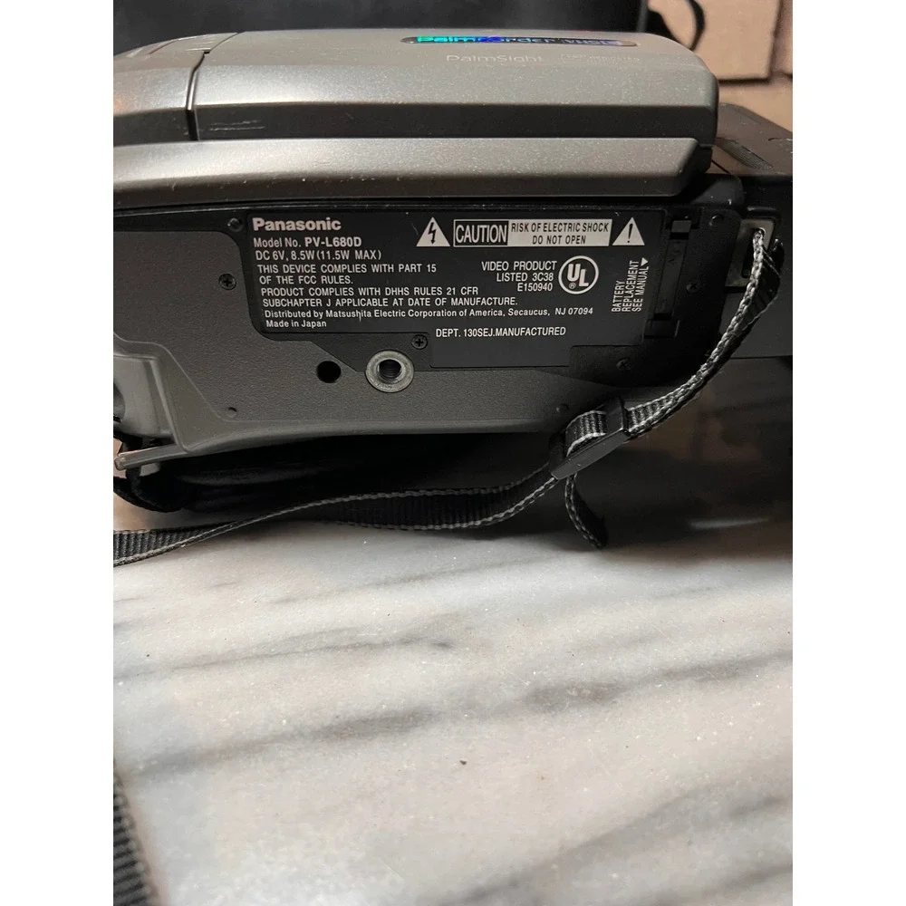 VTG Panasonic Palmcorder VHSC Camcorder PV-L680D 150x Digital Zoom W/Case READ